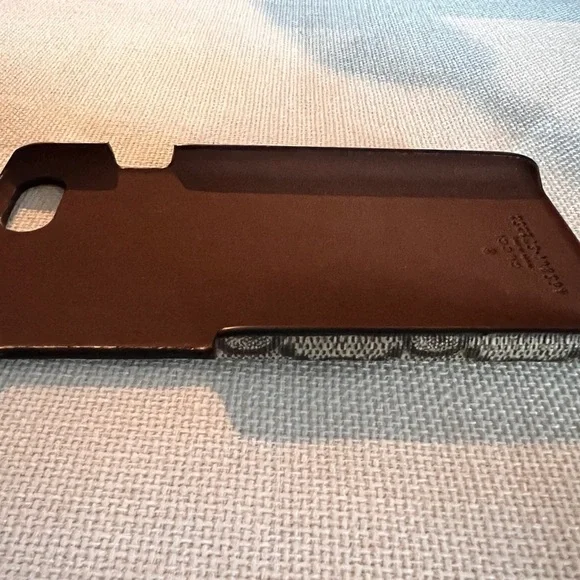 Gucci iPhone 7/8 Phone Case GG Blind For Love Bee Brown NIB - Picture 13 of 13